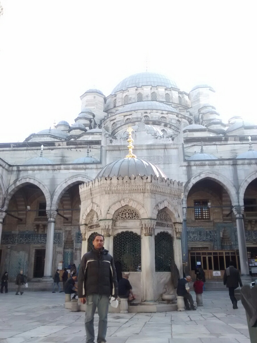 Exterior de la Nueva Mezquita en Estambul