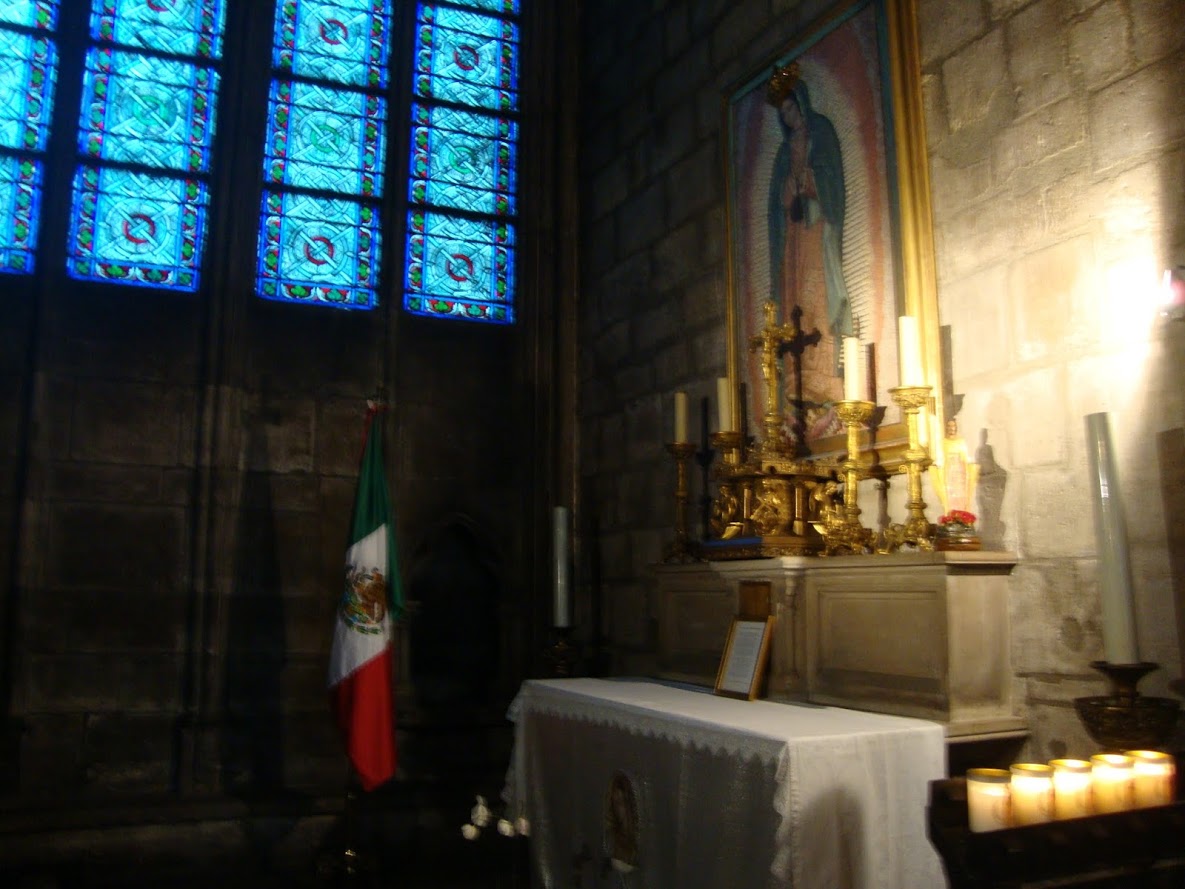 Virgen María en Notre Dame