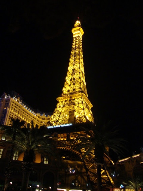 Replica de la Torre Eiffel en el hotel Paris Las Vegas