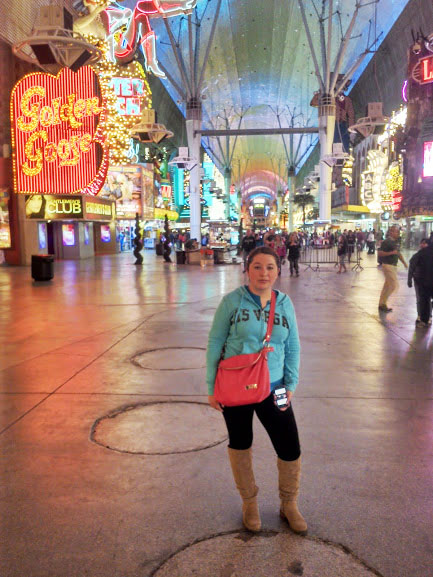 ¡Hola estoy en Las Vegas con mi sudadera de Las Vegas! awesome