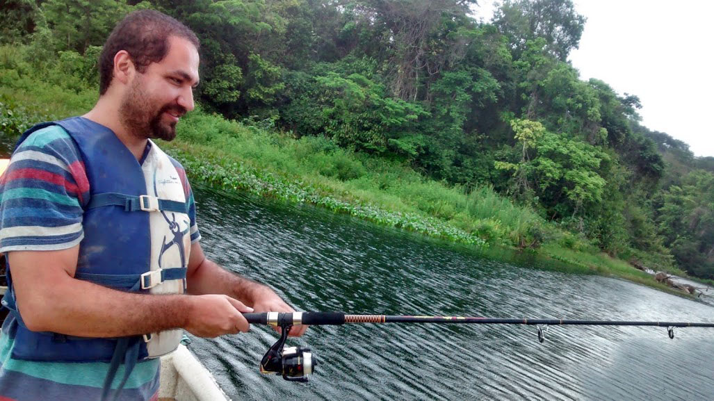 Geo pescando en el canal de Panamá