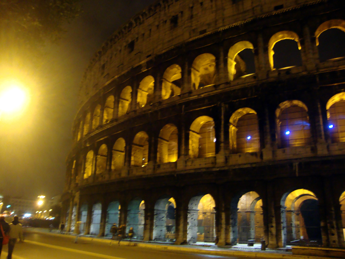 Caminando por el Coliseo da mucha hambre