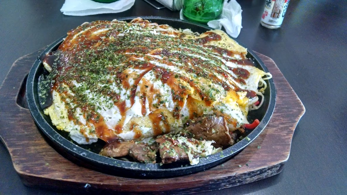 Delicioso Okonomiyaki especial de Vínculo con jengibre rojo e hígados de pollo