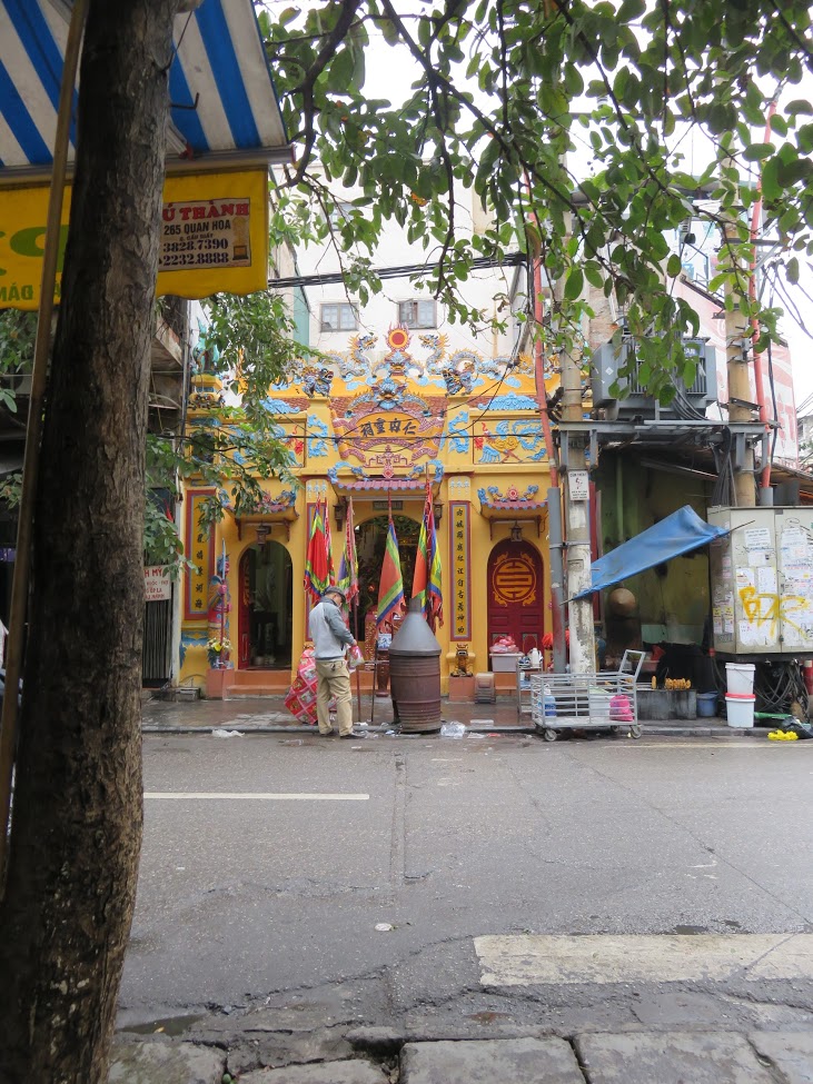 Pequeños templos coloridos en las calles del Old Quarte