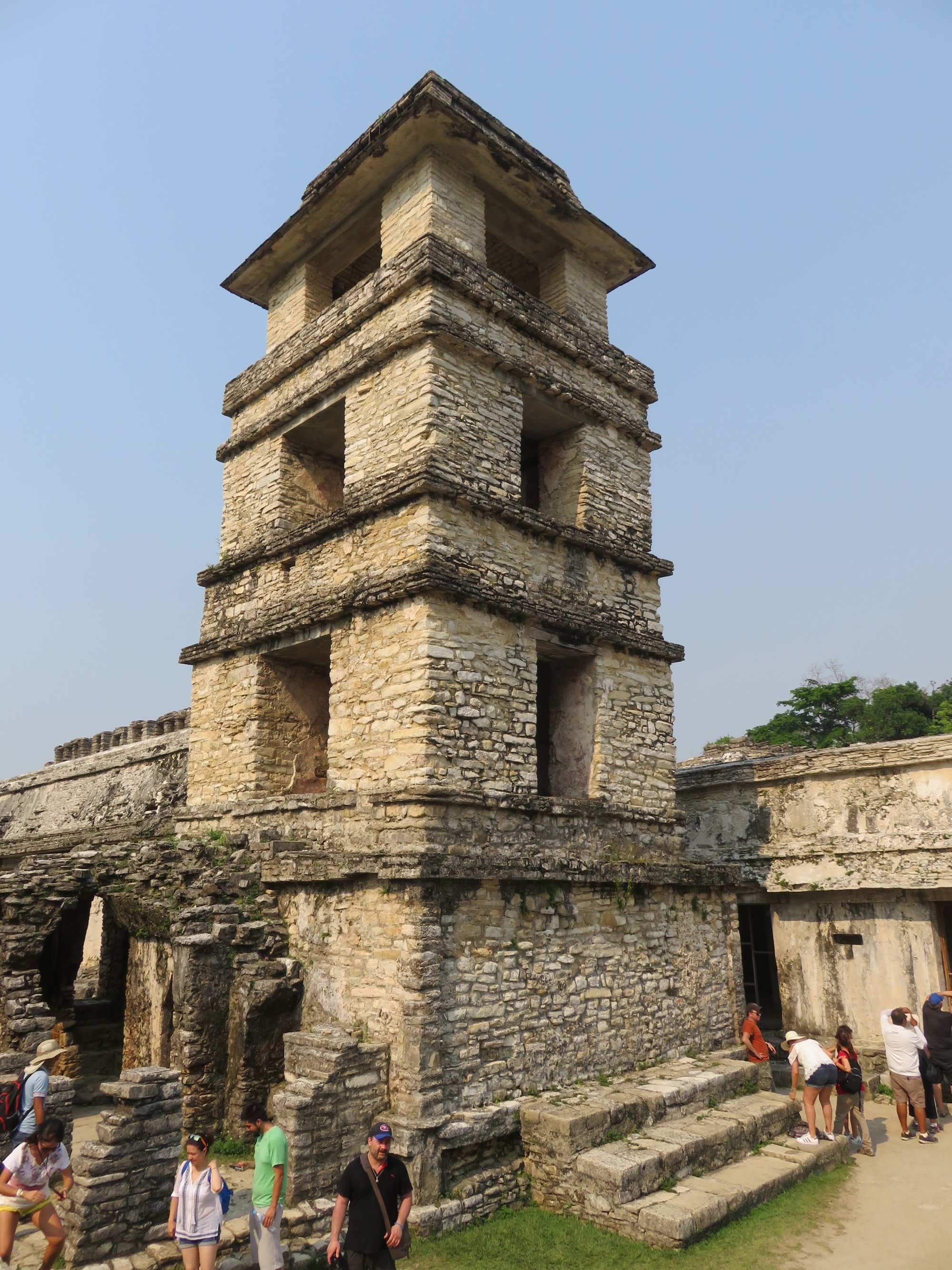 Torre de poder maya